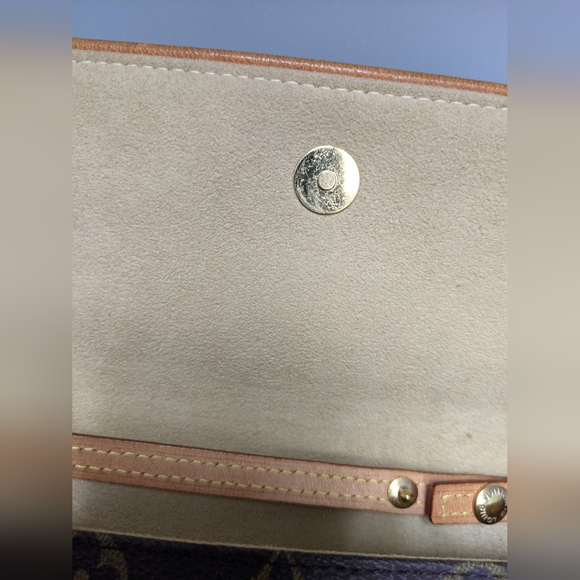 Vintage Louis Vuitton Pochette  "LIVE SHOW TODAY" - Picture 7 of 11